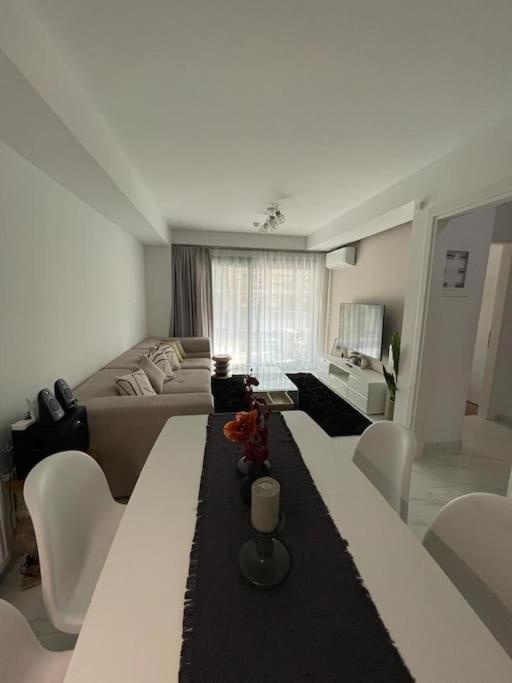 Niarchos Iii Appartement *